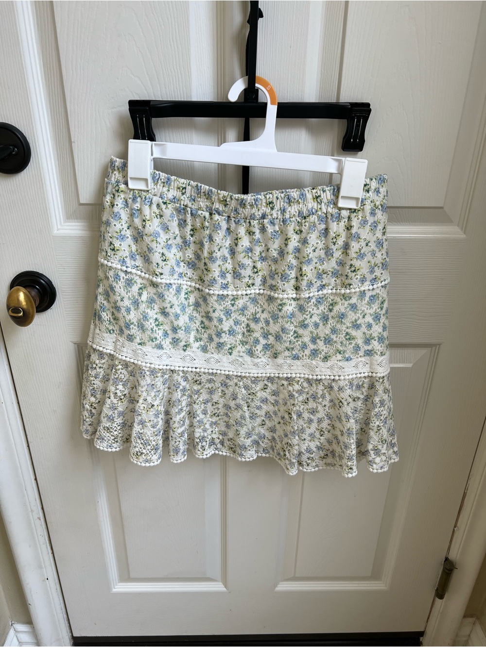 House of Harlow 1960 Cream Mini Floral Skirt
